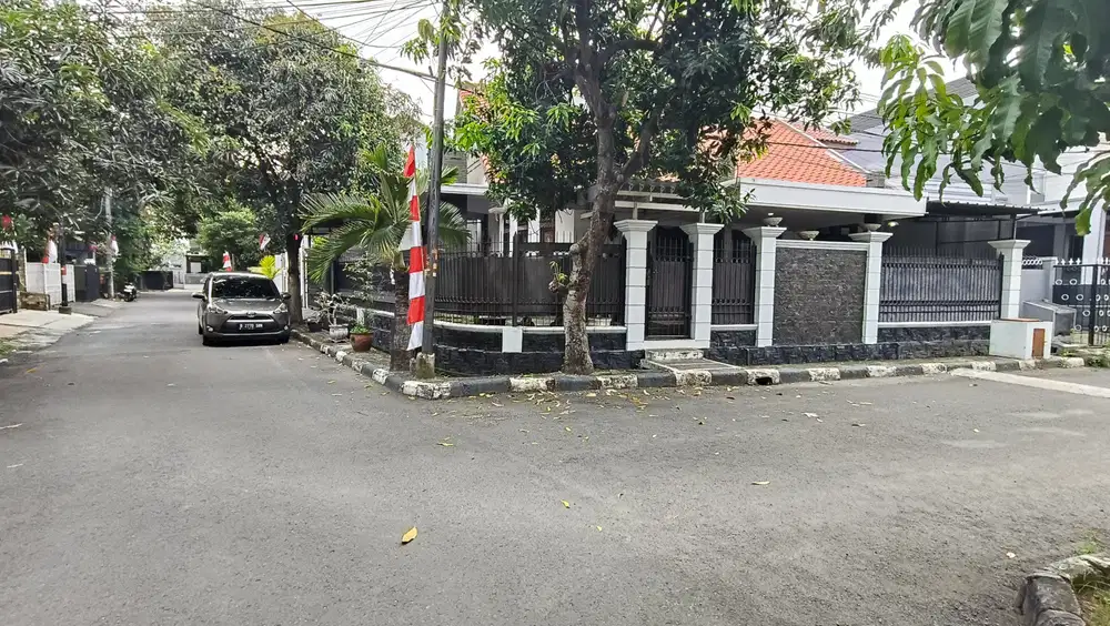 JUAL Rumah Hook Siap Huni Lingkungan Tenang Akses Lebar