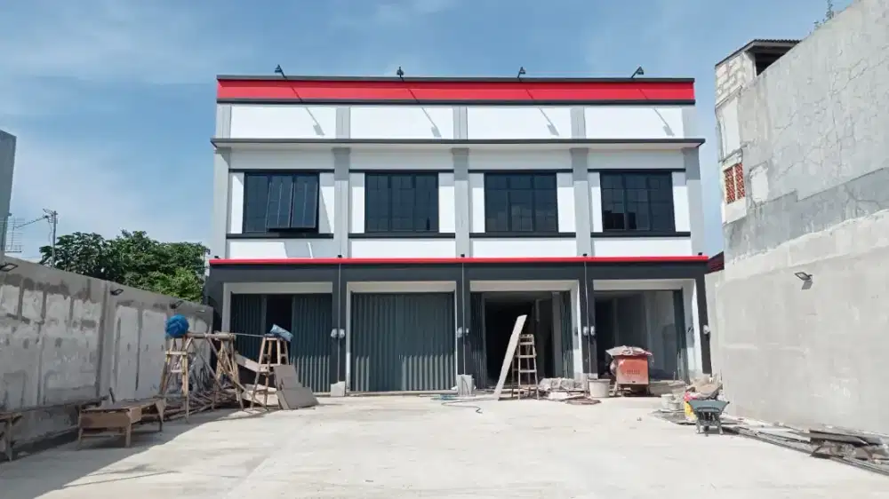 DI KONTRAKKAN BANGUNAN BARU 4 RUKO TANPA SEKAT