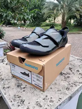 Sepatu Road Bike