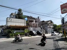 DiJual Ruko 3 Lt Baru Jl Demangan baru ditengah jalur UGM,UNY,UIN