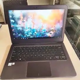 ASUS CORE M3 RAM 4 GB SSD 128 GB