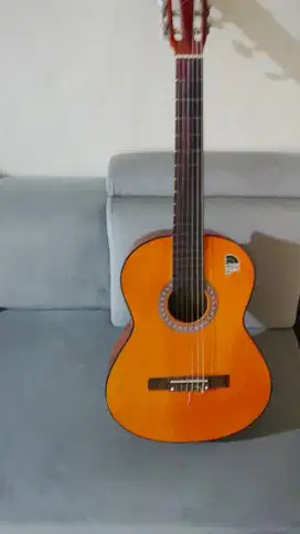 GITAR CLASSIC YAMAHA C-390