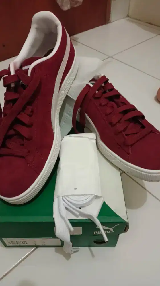 Sepatu Puma Suede Merah