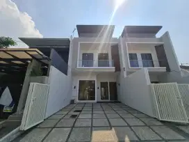 RUMAH BARU 1 MENIT KE SUPERINDO DAN STARBUCKS MERR BEST LOKAL
