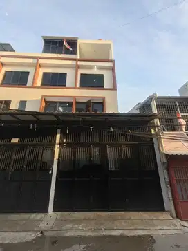 Disewakan Cepat Ruko 4 Lantai di Jelambar Utama III, Jakarta Barat