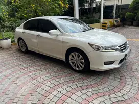 Honda Accord 2015 Bensin