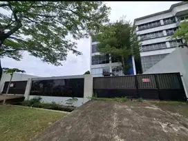 Disewakan Gedung di Jalan Boulevard Utama Harapan Indah Bekasi