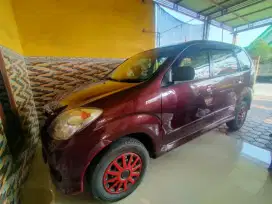 Xenia merah maron kilometer rendah