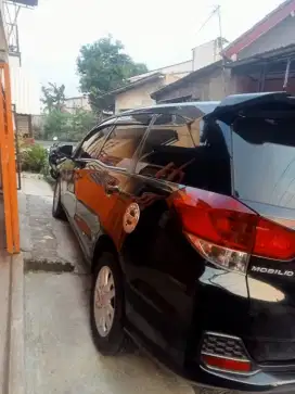 Mobilio i-vtec cvt warna hitam tahun 2016