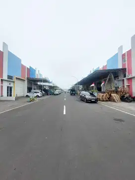 Disewakan Gudang ada kantor mewah di Green Sedayu Bizpark Cakung