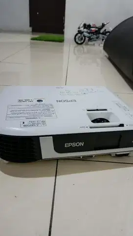 Proyektor Epson EB X51 Second Like New Mulus