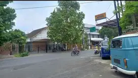 Rumah dekat  pasar klojen cocok untuk hunian atau usaha