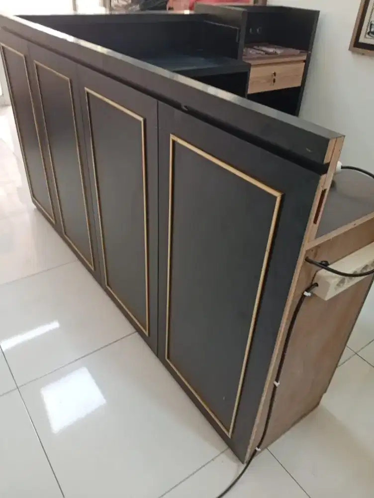 meja kasir L coffeeshop
