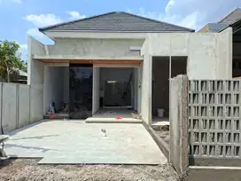 Siap Huni! Rumah 3 Kamar Carport 2 Mobil Harga Hemat - SHM & IMB Clear