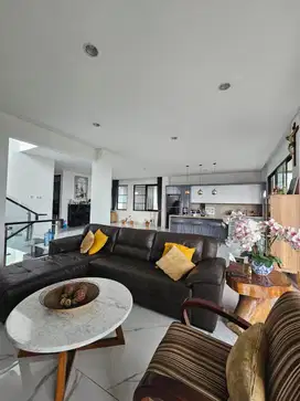 Rumah Mewah Lokasi di Dago Resort Bandung Strategis dan Luxury