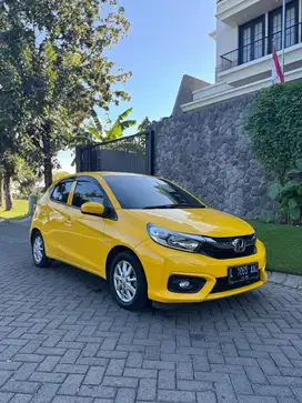 Honda Brio E 2021 kuning