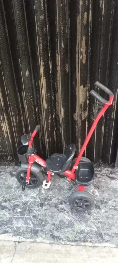 Sepeda roda 3 anak merk IORA