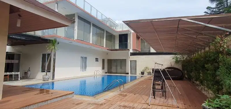 DI JUAL RUMAH MEWAH FULL FURNISHED DI BATAM