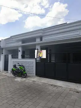 Rumah solo gentan purbayan pinggir jalan mangesti raya