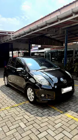 Toyota Yaris E A/T 2012