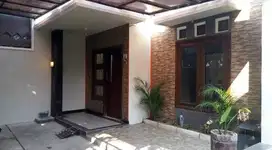 Rumah Minimalis Siap Huni Di Ketintang Barat dkt UNESA