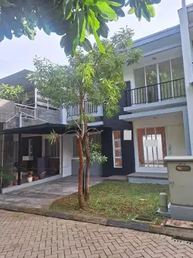 Jual rumah luas rapih SHM di cibubur country