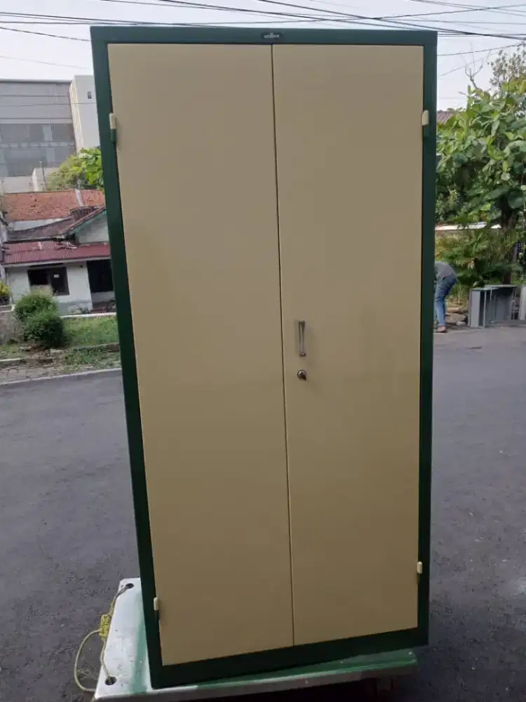 Lemari kabinet merk acro