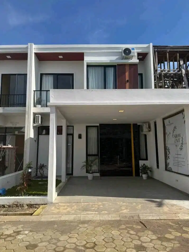 RUMAH MEWAH 2 LANTAI DEKAT PANTAI LOSARI MAKASSAR