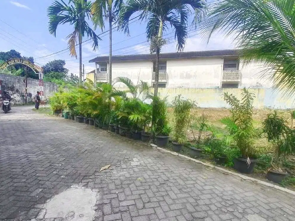 Jl. Pogung Lor, Tanah Jogja Sleman Selangkah ke Kampus UGM