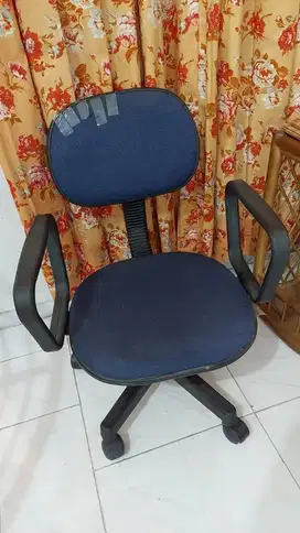 Kursi Kantor 1 buah (Bekas)
