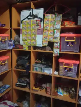 Rak untuk jualan sembako dan loundry