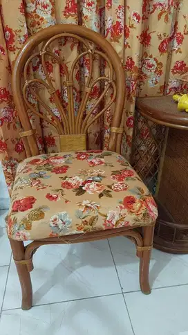 Kursi Rotan Minus Sandaran (Bekas)