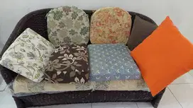 Cushion Bantal Sofa Ukuran 43 x 43 cm / 47 x 30 cm @ 25k (Bekas)