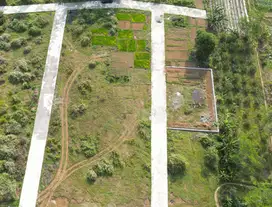 Tanah 500 m ke jalan Daendels, 15 menit Ke Bandara YIA SHM pekarangan