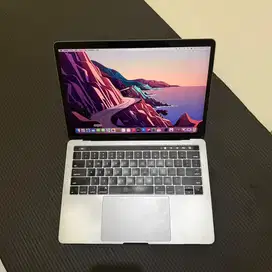 Macbook Pro 2016 13 inch 8/512 Touchbar Space Grey Like New Murah