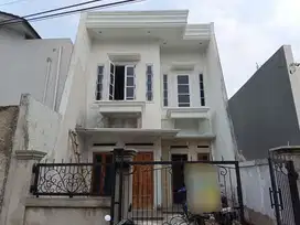 Dijual Rumah Baru 2 Lantai di Perumahan Kodau Dekat Tol Jt Warna