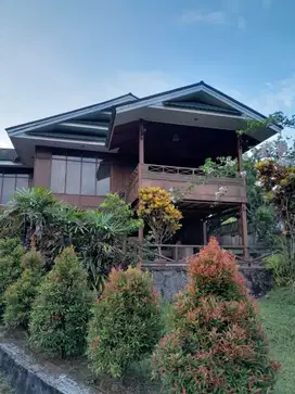 Dijual Rumah Nuansa Kayu di Bukit Golf Hijau Sentul Bogor