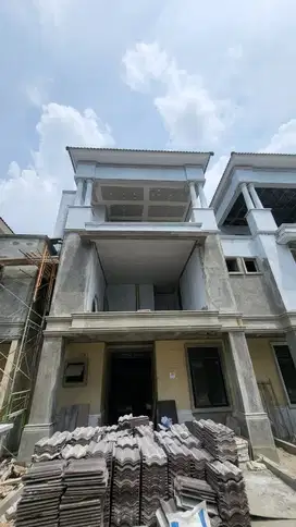 JEWEL GARDEN 3 LANTAI LEBAR 8 PARKIR 2 MOBIL PENAMBAHAN BANGUNAN