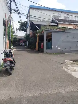 Tanah di pondok kelapa selatan