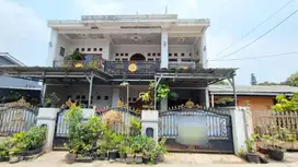 Rumah Luas Dua Lantai di Perumahan Ambarapura Kodau Dekat Tol Jatiwarn