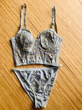 DAISY ONE SET LINGERIE TYPE BUSTIER BRA+PANTY SIZE M