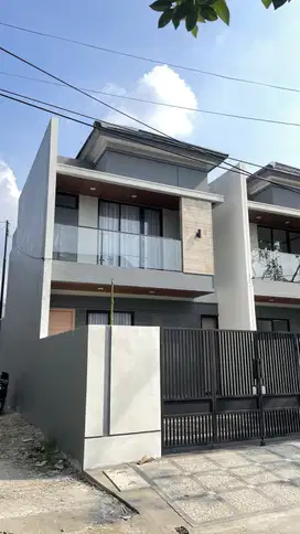 Rumah 2 Lantai Eksklusif, Dekat Pintu Tol Limo Depok
