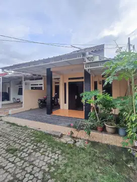 Rumah pojok Tanah Luas DalM Mini Cluster Di Jatibening Kota Bekasi