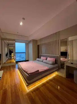 DISEWAKAN APARTEMENT THE PEAK