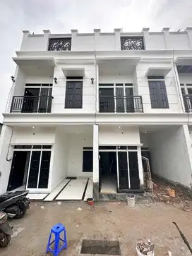 Rumah 2.5 Lt di Condet Dekat PGC Cililitan, Toll Cawang, Halim