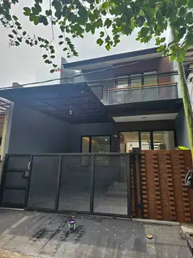 Rumah Baru Modern Kamar Besar Layout Plong di Kencana Loka 12.5 BSD