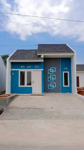 Rumah cluster fasilitas kolam renang di batang