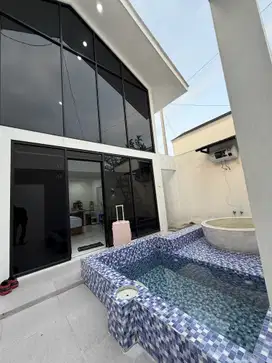 Kost bulanan konsep villa private pool and jacuzzi