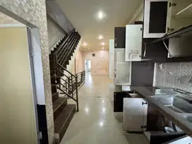 RUMAH TOWNHOUSE SETIA JADI ORLANDO NEGO HABIS KONDISI BAGUS