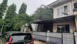 Rumah 2 Lantai Semi Furnish di Perumahan Puri Gading Dekat Tol Jt Warn